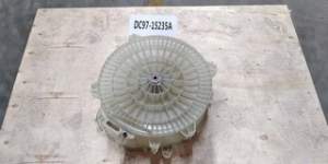 Tył zbiornika pralki Samsung